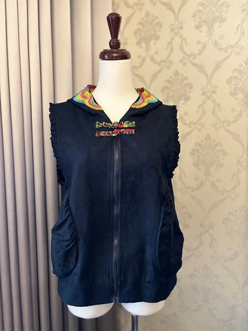 變形蟲盤釦刺繡連帽漢風背心