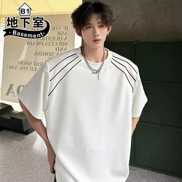 地下室B1-短袖t恤 韓版肩膀線條設計感t恤 寬鬆 圓領 五分袖 男裝 男生衣服【NL625126】