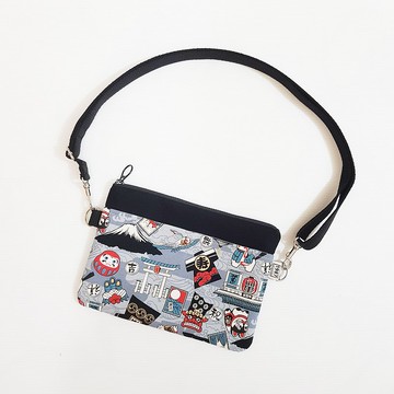 【日式圖騰-灰(黑)】 隨身包 拉鏈袋 小包 斜背包
