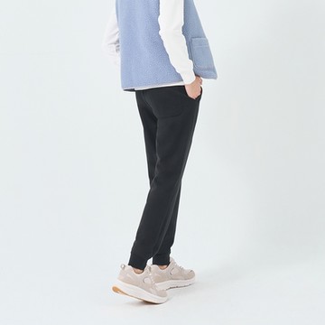 GIORDANO 女裝素色休閒運動束口褲 - 09 標誌黑