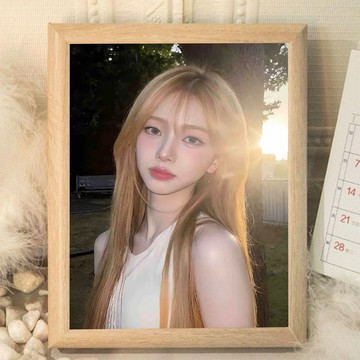 柳智敏韓國明星周邊相框擺件 宿舍房間案頭裝 潢擺臺送朋友閨蜜禮物
