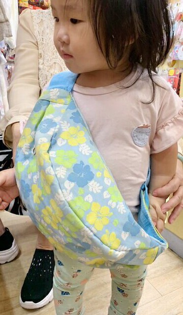 【震撼精品百貨】日本精品百貨 日本扶桑花腰包/斜背包-淺藍#00475 震撼日式精品百貨