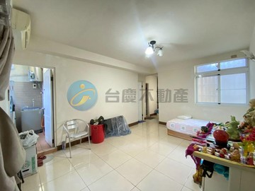 低總價Y16陽明國中公寓屋況翻新即可入住｜高雄市三民區陽明路