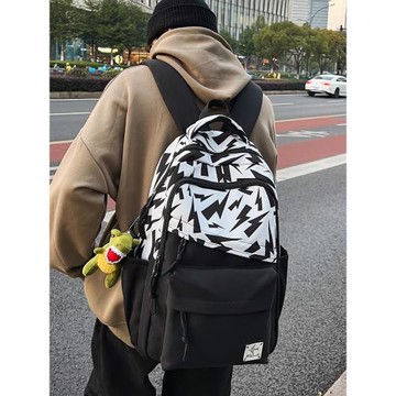 書包男大學生高顏值小眾設計感簡約背包男生2024新款高中生雙肩包