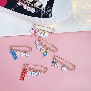 字母鞋扣ins潮情侶胸針女學生可愛卡通鞋帶扣定制別針胸針飾品