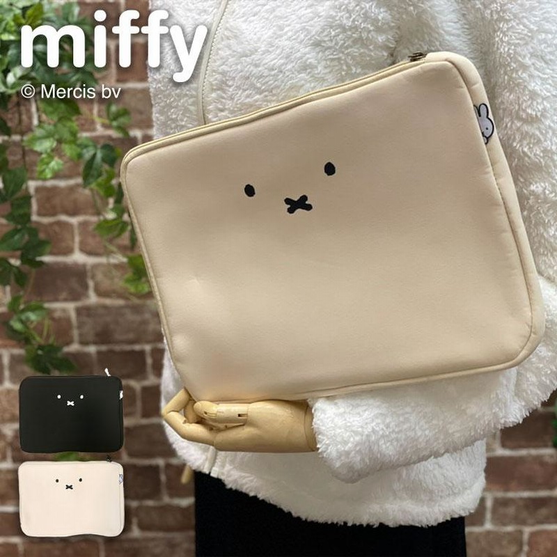 新品　未使用　 ダッフィー Duffy パソコンケース【お値下げ不可】 ダッフィーグッズ】初登場!「タブレット＆ノートパソコンケース