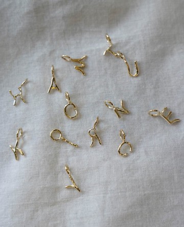 SV Initial Charm 字母吊飾