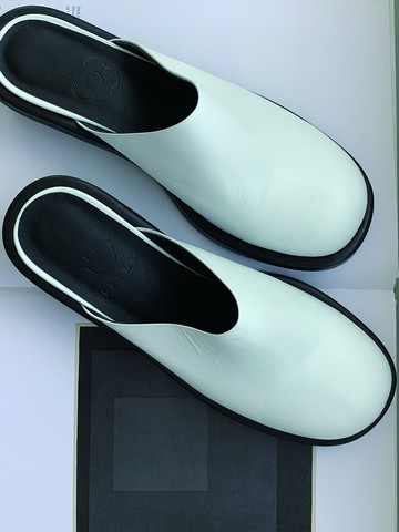 TomTom mule - white