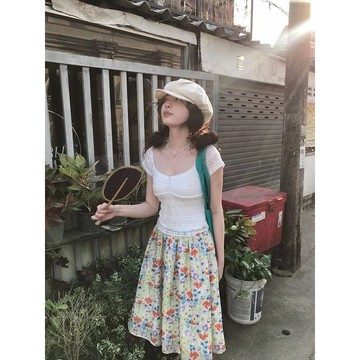 🎇夏季爆款🎇 蕾絲方領針織短袖T恤上衣+碎花半身裙夏季新款設計感修身氣質套裝