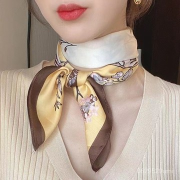今天買明天到】油畵小方巾 絲巾女 春秋圍巾 冬季百搭絲巾 媽媽禮物 搭配襯衣 護頸圍脖子圍巾紗巾 KBGP