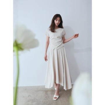 星野家日單 torowee 26新款 高腰不規則純色半身裙