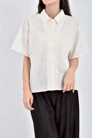 (XL) niko and質感棉質純棉雕花排扣白色短袖上衣