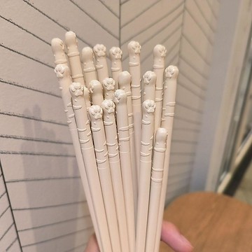 壹灣 新創意奶白小貓爪合金筷子防滑不易發黴可洗碗機高顏值家用餐具筷 餐具 陶瓷筷子 筷子 台灣製 合金筷子 台灣製