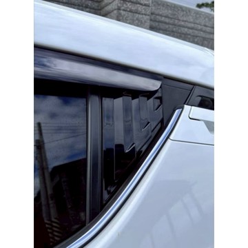 ~歐力斯~豐田 TOYOTA 16-23年 C-HR CHR 後三角窗 後三角窗飾板 三角窗 後窗飾板 百葉窗 鋼琴黑