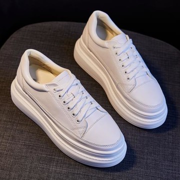 真皮小白鞋女2025春秋新款網紅爆款百搭內增高厚底顯瘦配裙松糕鞋