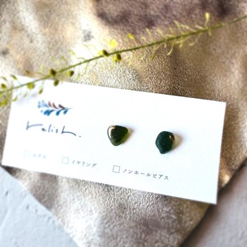 【再次販售】 海的贈禮 海玻璃 金繼 耳環 無耳洞耳夾 耳飾 簡約 小巧 圓潤 金色 金 綠色 深綠色 玻璃 辦公室