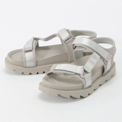 りの様専用uggサンダル LA CLOUD SANDAL 厚底サンダル 22cm www.pa 