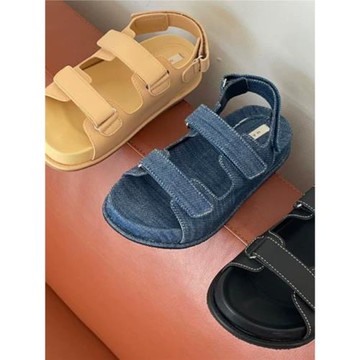 小池在首爾2023夏季新款爆款一字帶小香風魔術貼牛仔布厚底女涼鞋