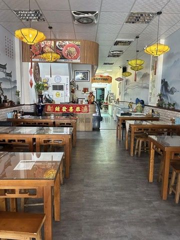 芝芝幫您找好房｜鼎山街企業診所百坪黃金店住｜高雄市三民區鼎山街