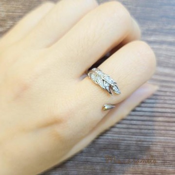 【焦糖小姐 Ms caramelo】925純銀鍍K白開口戒子(鋯石葉子戒)