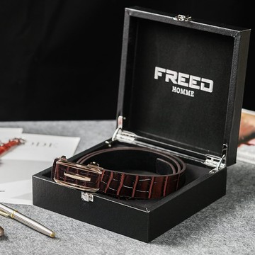 【FREED】浮雕金屬方扣棕色真皮皮帶 商務送禮