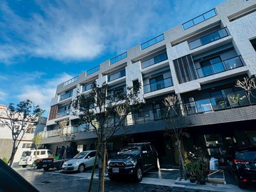 ★栓★大樓價★新社原朗朗全新交屋5米大面寬雙車別墅｜台中市新社區大復街