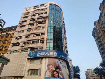 【漢神巨蛋】《明華國中》住家◆商辦大樓｜高雄市左營區明華一路