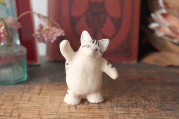 棕色虎斑貓迷你模型