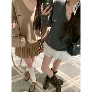 Bigking大金家 灰色v領毛衣女秋冬慵懶高級感套頭刺繡針織衫上衣