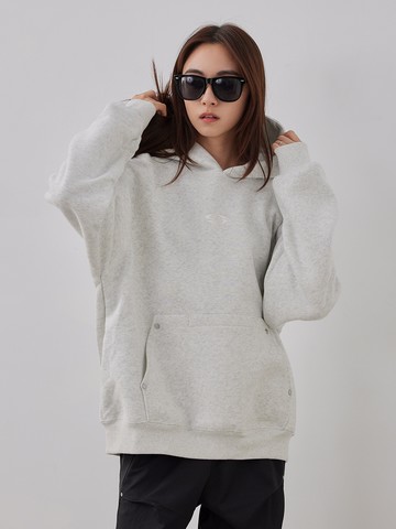 簡約款口袋鉚釘設計長帽T