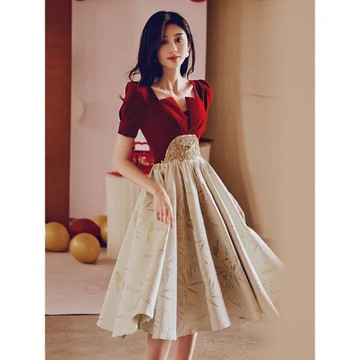 紅色禮服裙高級感玫瑰騎士敬酒服女秋季新娘訂婚法式小個子連衣裙