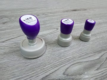 客製化圓形原子印章,可把任何黑白圖案或文字製作成原子印章。