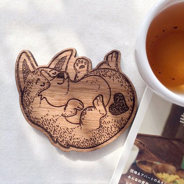 木製過山車柯基犬