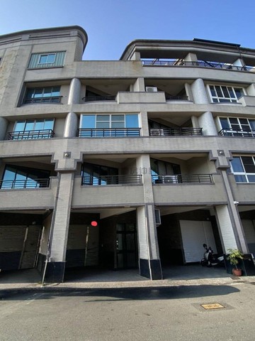 亞灣夢時代/凱旋雙軌/優質騎樓店住透天｜高雄市前鎮區中山四路