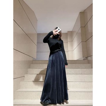 穿出高定感2025冬季新款霧藍色絲絨高腰A字中長款半身裙冬傘裙女