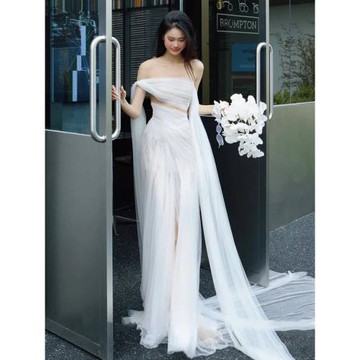性感抹胸輕婚紗森系超仙新娘晨袍出門紗訂婚高端輕奢小眾白色禮服