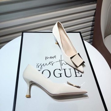 法式小眾高跟禮服鞋女新款方扣設計感氣質尖頭淺口細跟中跟單鞋女