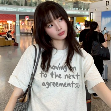 高級感寬鬆休閒花灰色T恤新款百搭純棉正肩女生上衣 印花寬鬆情侶短袖T 上衣女 美式t  韓版T 大學T