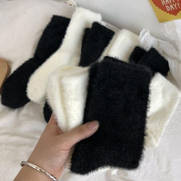 【TINY太妮絲Z157】現貨 優惠款 水貂毛襪子 保暖襪子 冬天襪子 毛絨加厚保暖 睡眠襪 月子襪 白襪 黑襪