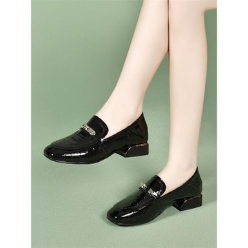 方頭小皮鞋女粗跟春季低跟樂福鞋2024年新款春秋季軟真皮平底單鞋