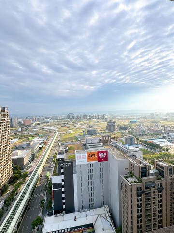 高樓朝南文心愛悅/秀泰豐樂好事多捷運宅｜台中市南屯區文心南路