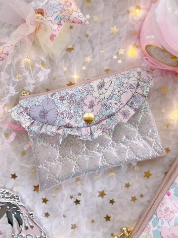 翻蓋彩虹愛心化妝包