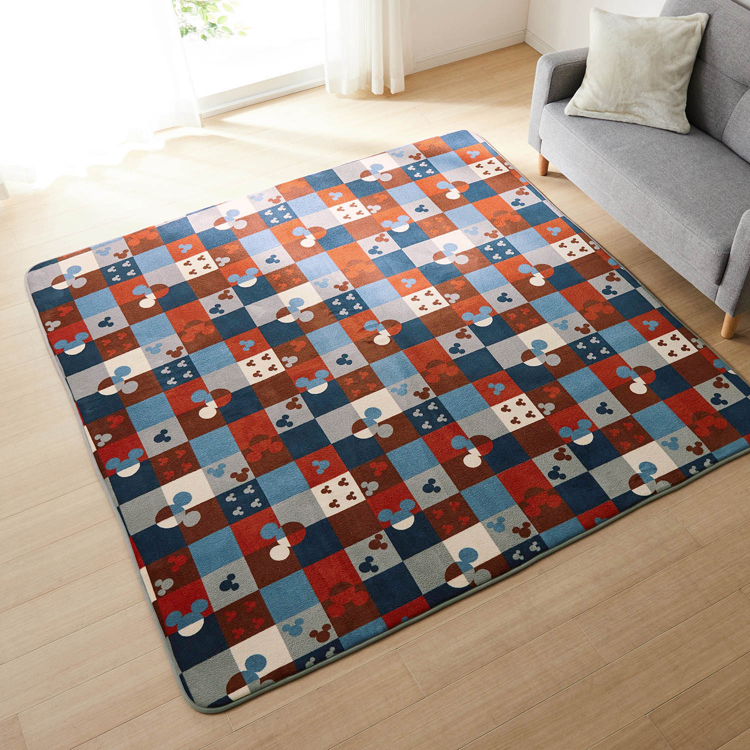 マイクロファイバーの低反発ウレタン入りラグ　オラフ マイクロファイバーの低反発ウレタン入りラグ オラフ 丸洗いOK