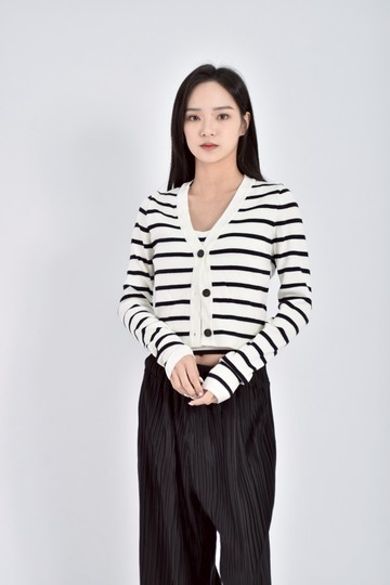 (S) 【Ellie私服】lowburn韓牌質感條紋兩件式白色長袖上衣