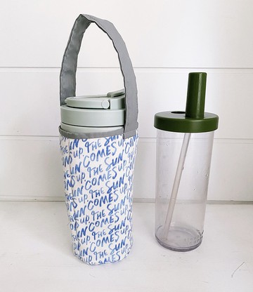 草寫英文飲料手提袋-布質(冰壩杯/手搖/保溫瓶/大象杯/良杯)