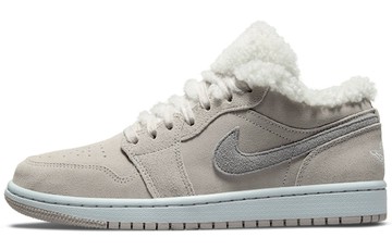 JORDAN 1 LOW SE SHERPA FLEECE WOMENS