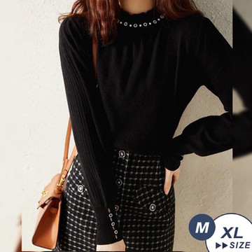 【LANNI 藍尼】現+預 溫柔氣質釘鑽設計木耳邊立領毛衣(春夏/長袖/舒適質感/透氣/通勤)