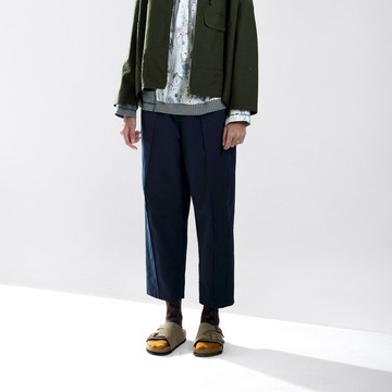 率性褶線鬆緊休閒褲