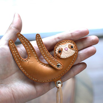 澎澎舒壓樹懶/樹獺 手工皮革吊飾