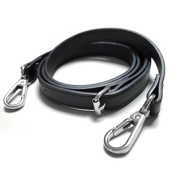 毛線國度 皮革斜背帶 120公分  黑色 + 銀色  1個